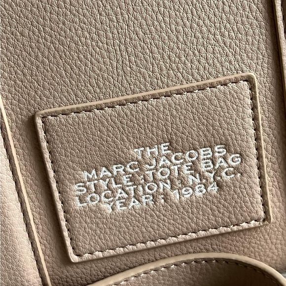 Marc Jacobs The Leather Mini Tote Bag - Picture 7 of 14
